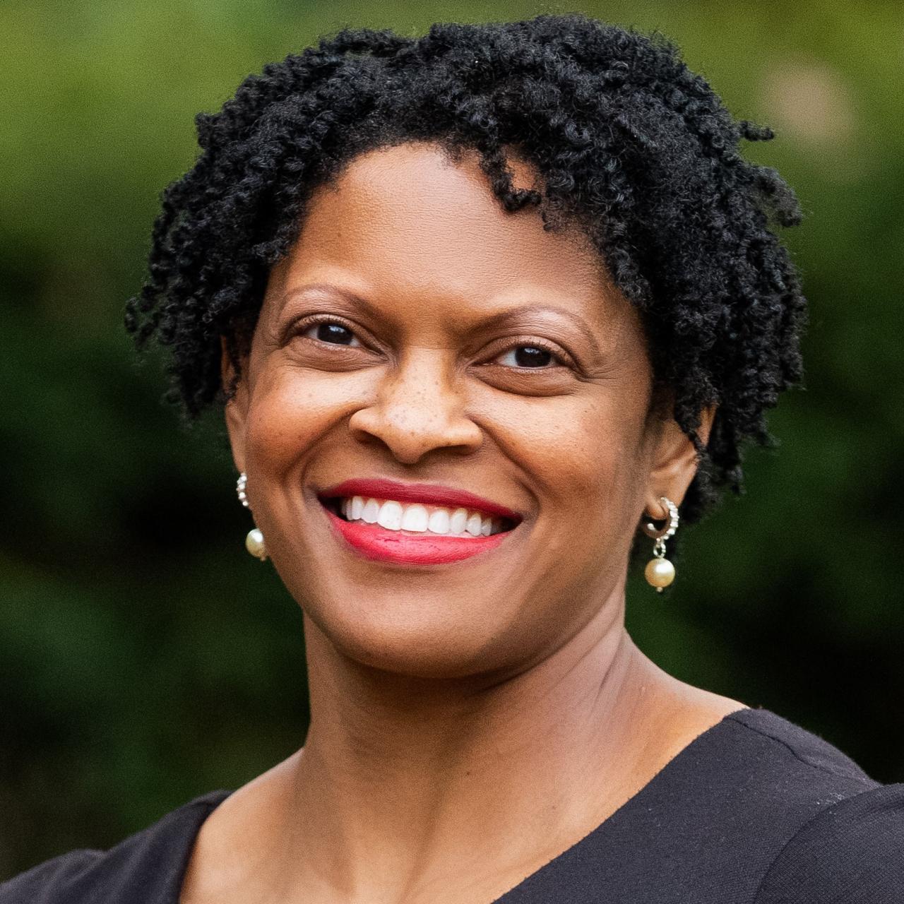 Portrait of Andrea Williams.
